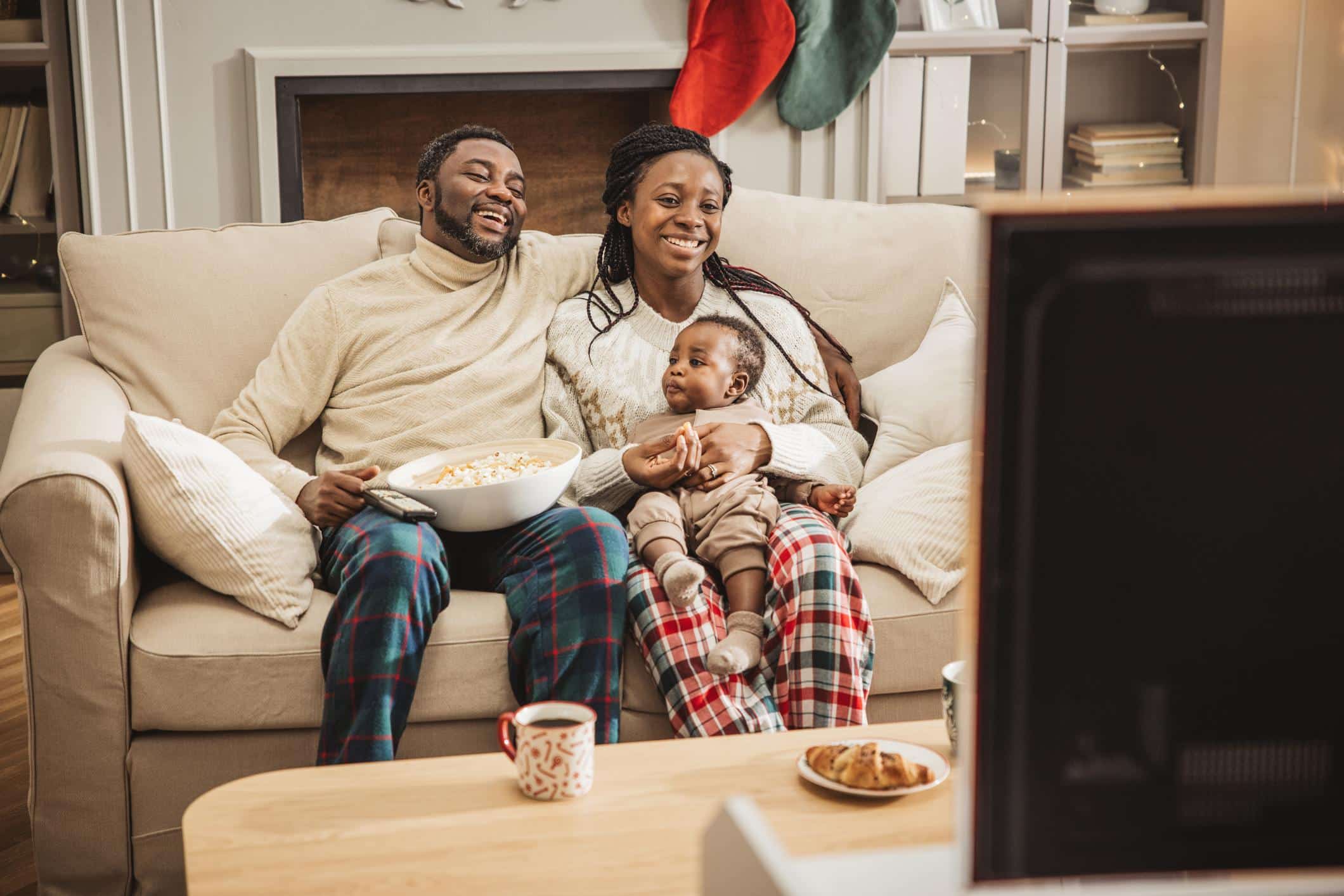 You are currently viewing Cozy and Connected – How to Make the Most of Satellite Internet for Home Entertainment this Season