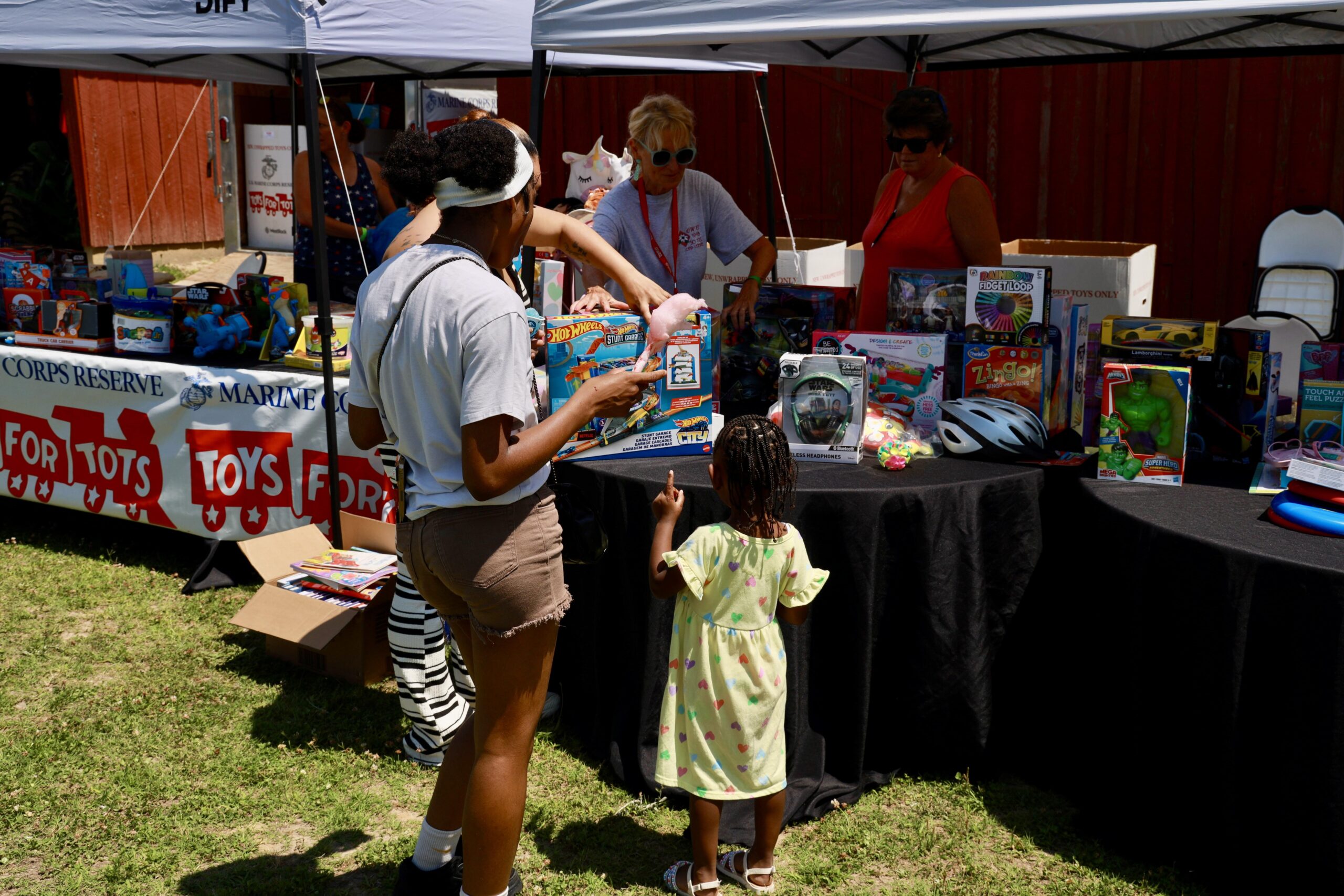 You are currently viewing Marine Toys for Tots Delivers Christmas Magic in July